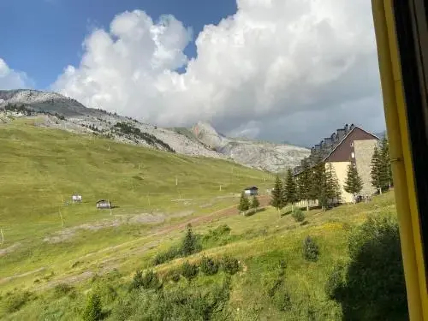 Apartamentos Pirineos Candanchu