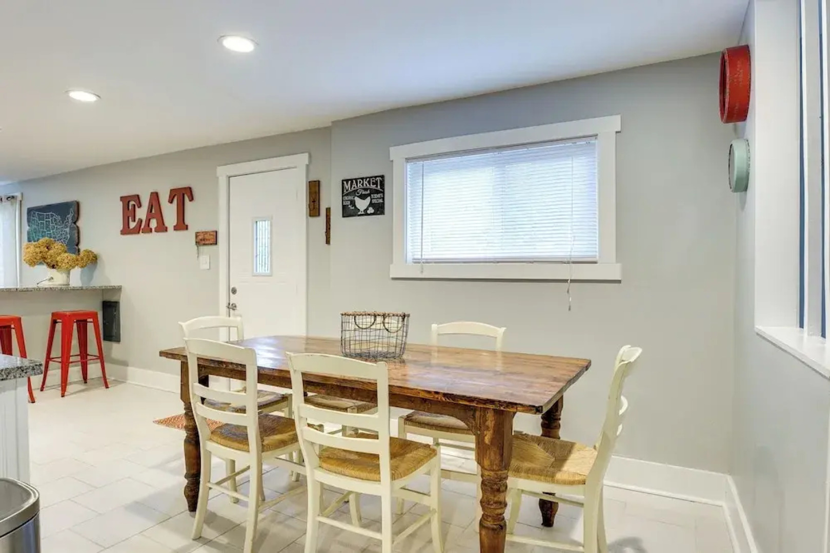 Renovated, Spacious Retreat in Union Pier!