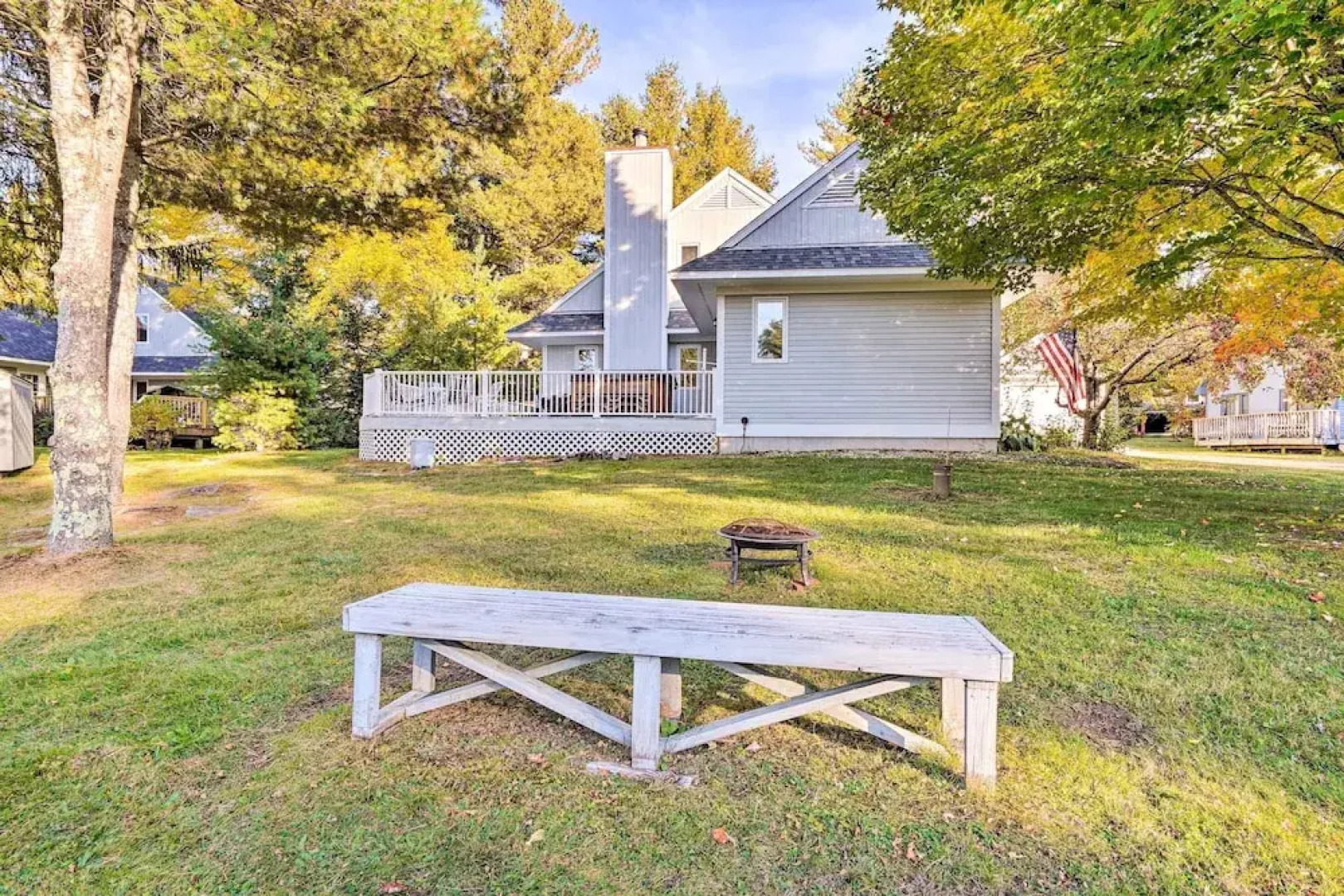 Cozy Getaway: Private Hot Tub, Near Skiing!