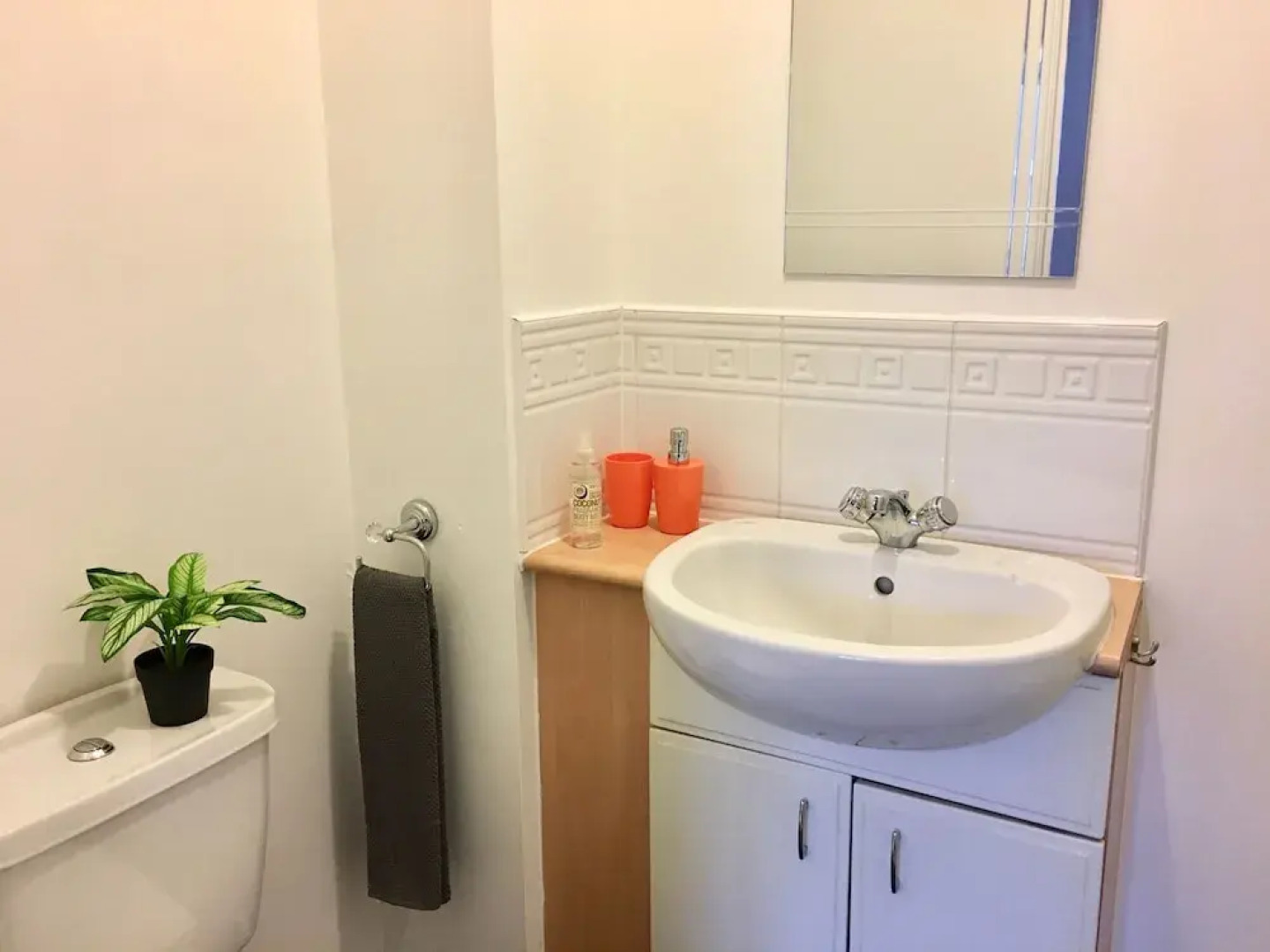 Eastleigh House near Airport