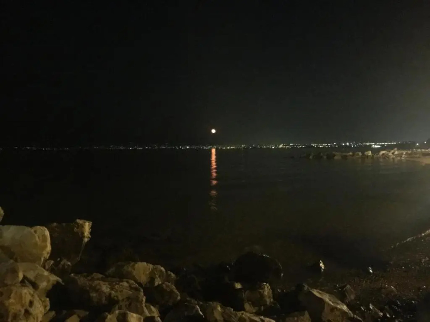 Chris Studios & Apartments