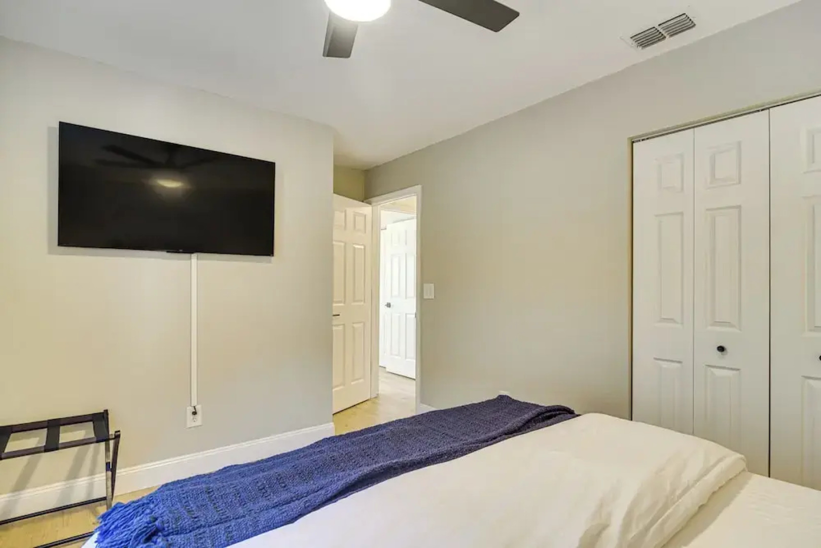 10 Mi to Dtwn St Petersburg: Mod Central Getaway