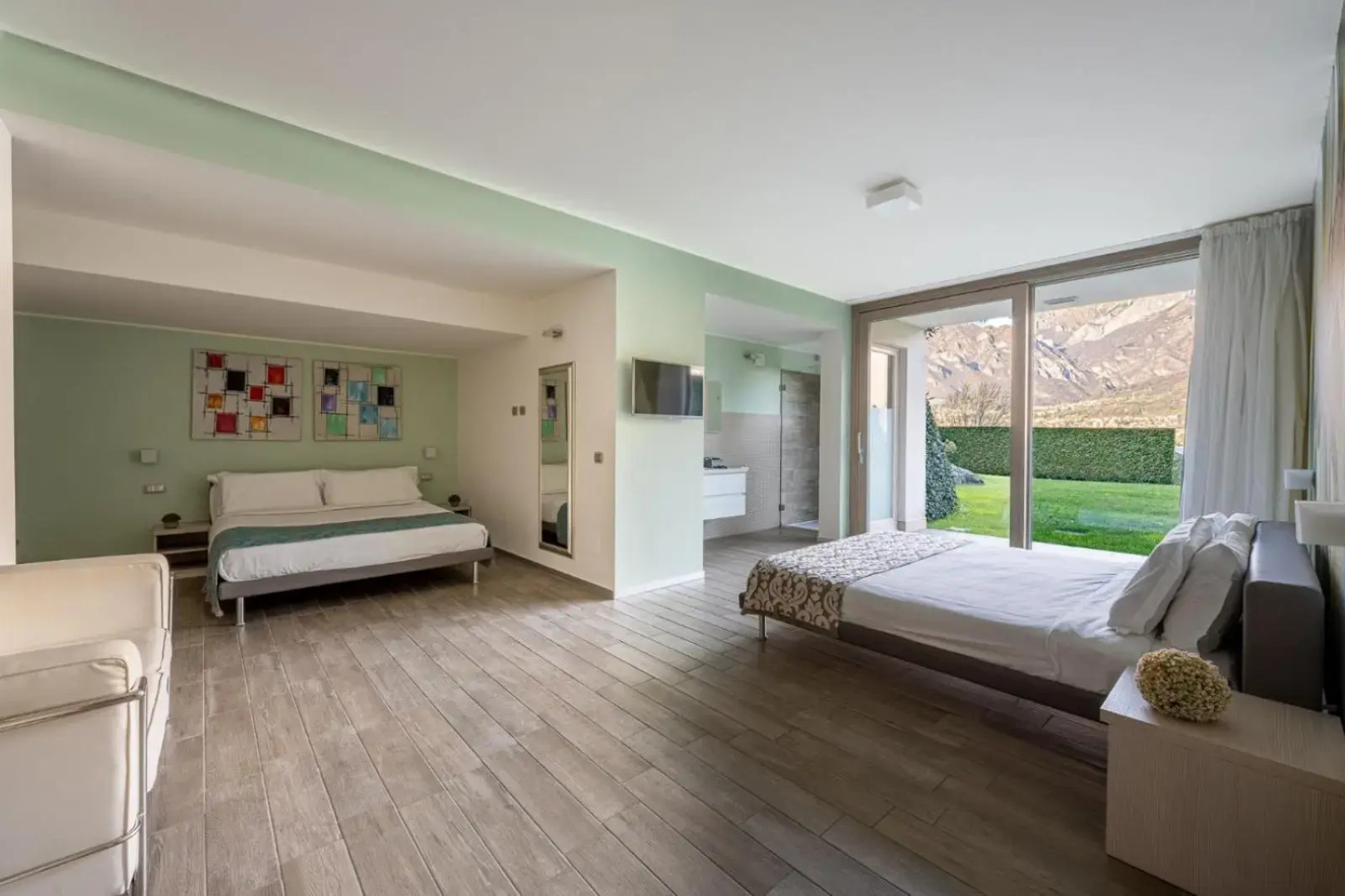 Villa Costanza-Private Seasonal Warm Pool and Sauna- Bellagio Village Residence