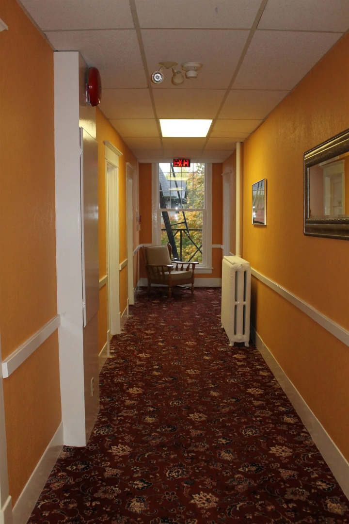 James Bay Inn Hotel & Suites