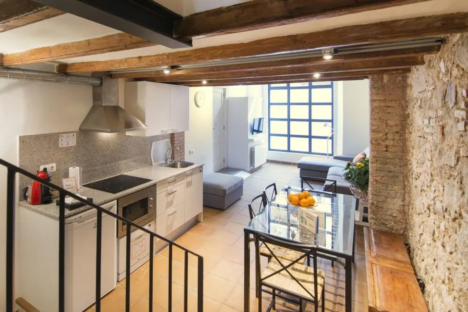 Happy People Ramblas Harbour