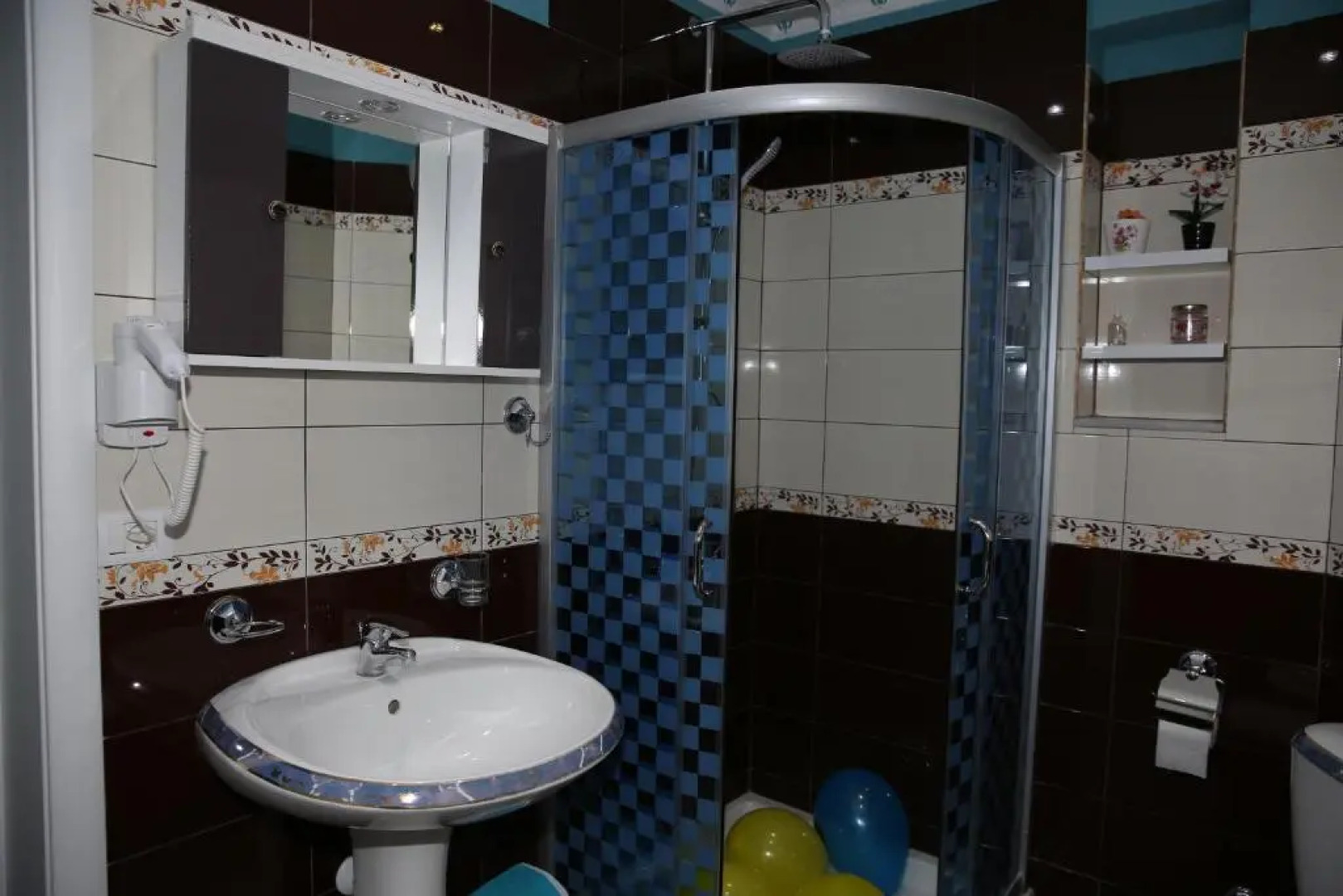 Funky Guest House & Adventures