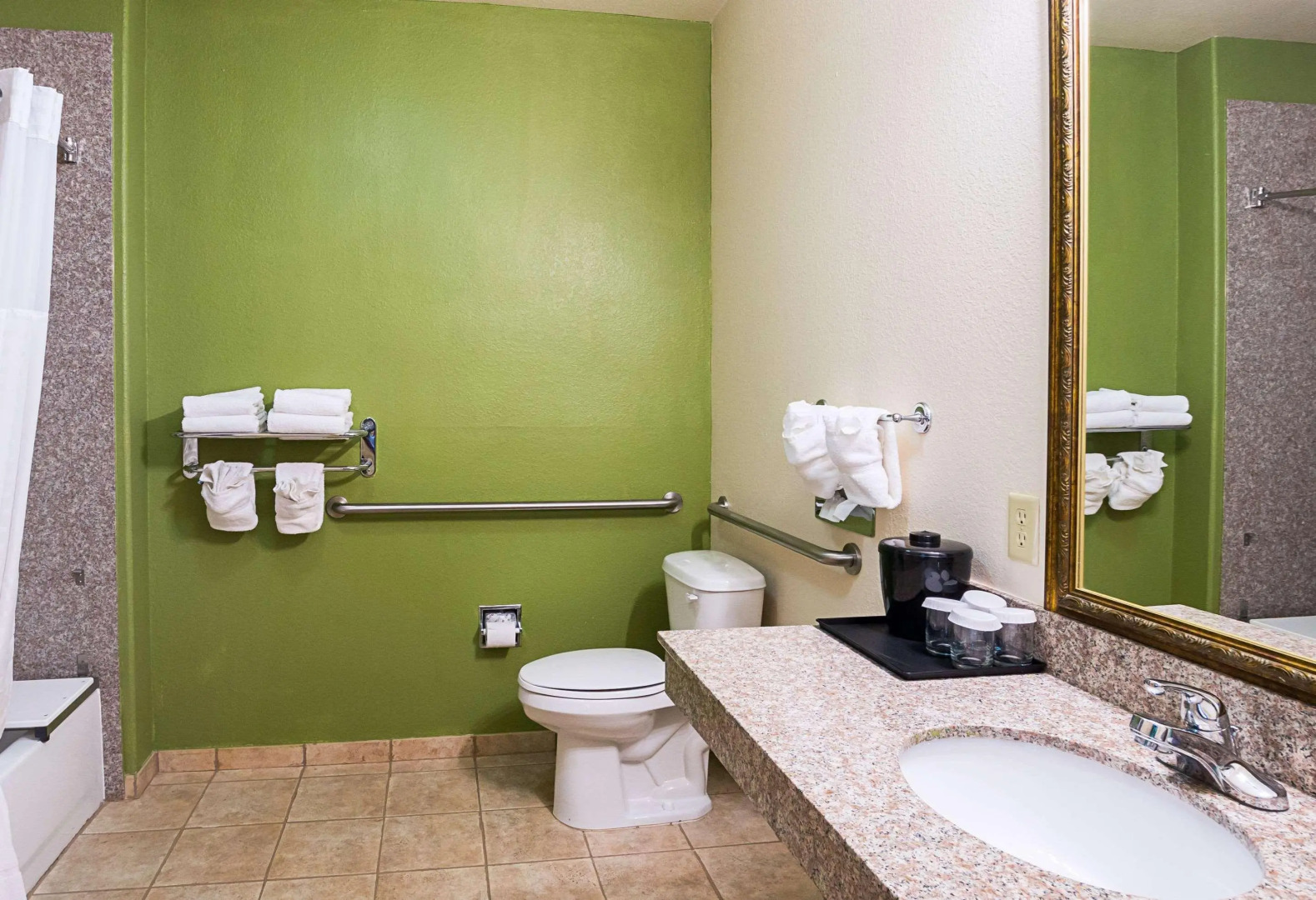 Clarion Inn & Suites Weatherford South