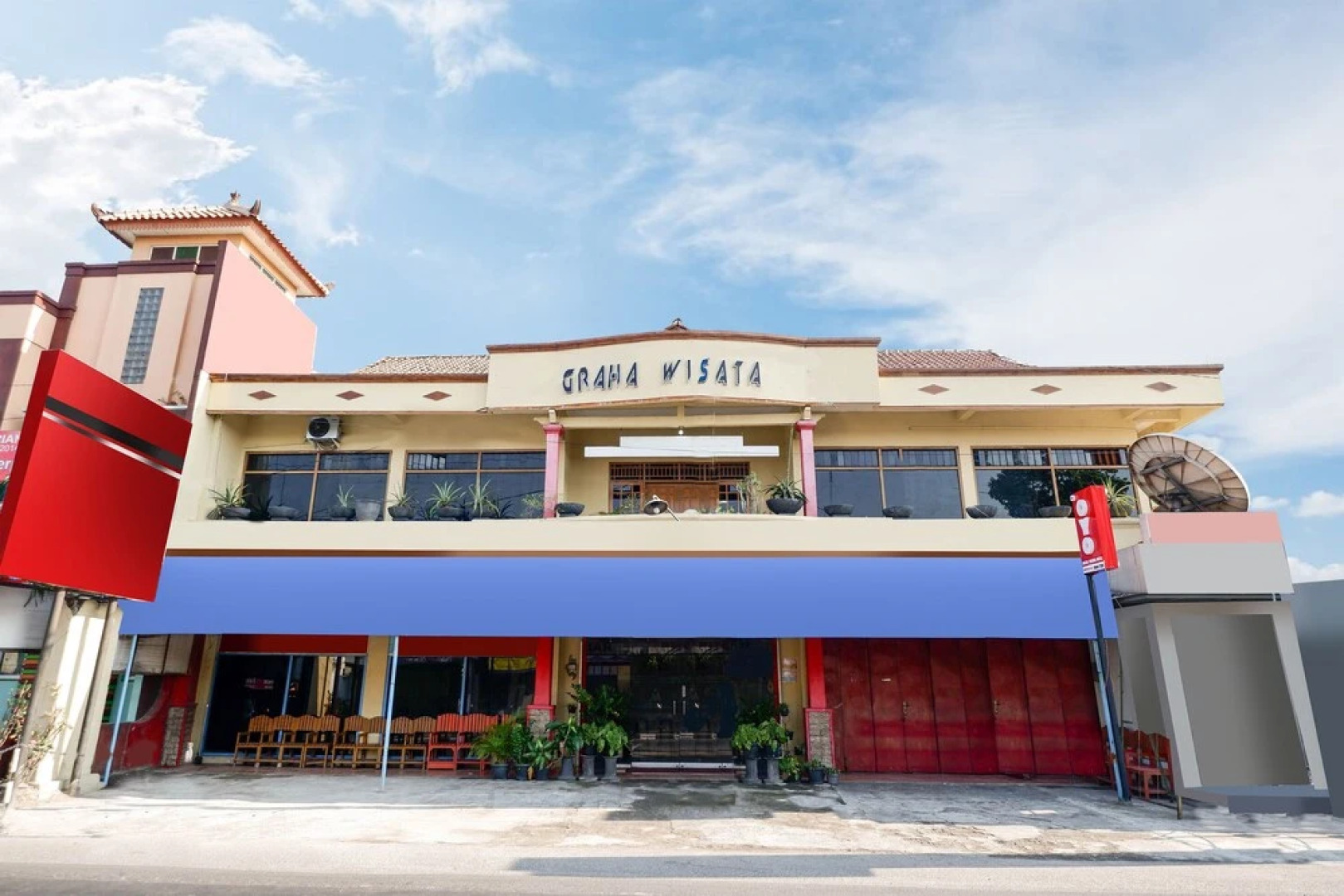 Graha Wisata Hotel by OYO Rooms