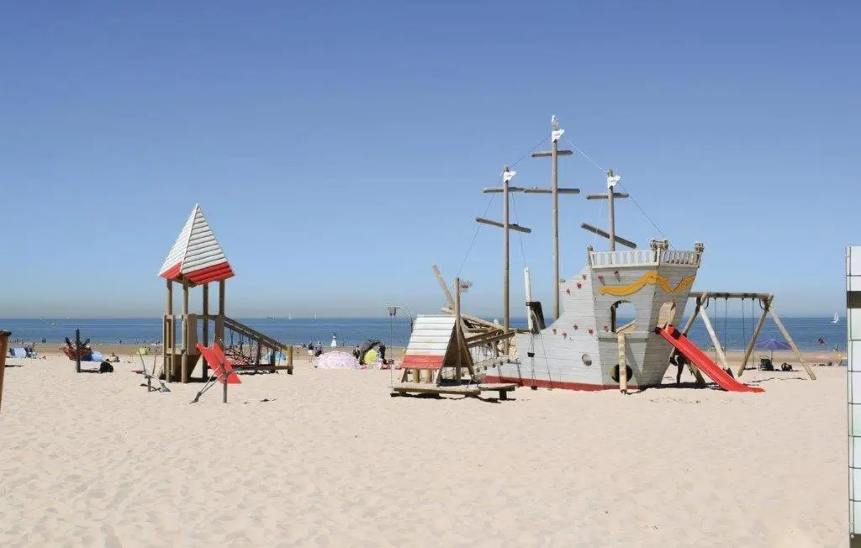SEAVIEW Studio - OOSTENDE - Type Gent - 6 p - Gezellige en vernieuwde studio direct aan het strand, frontaal zeezicht, op de verkeersvrije zeedijk