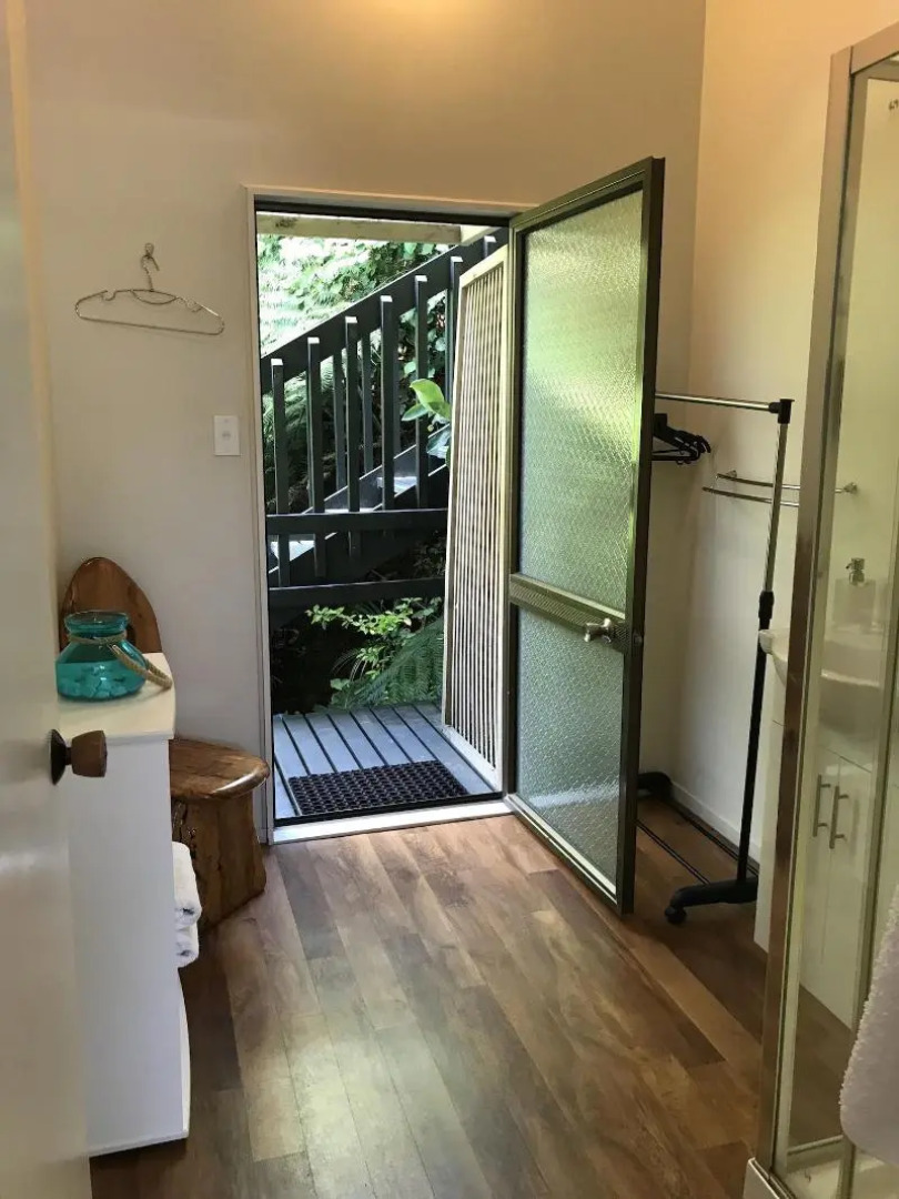 Tipi and Bob's Waterfront Lodge