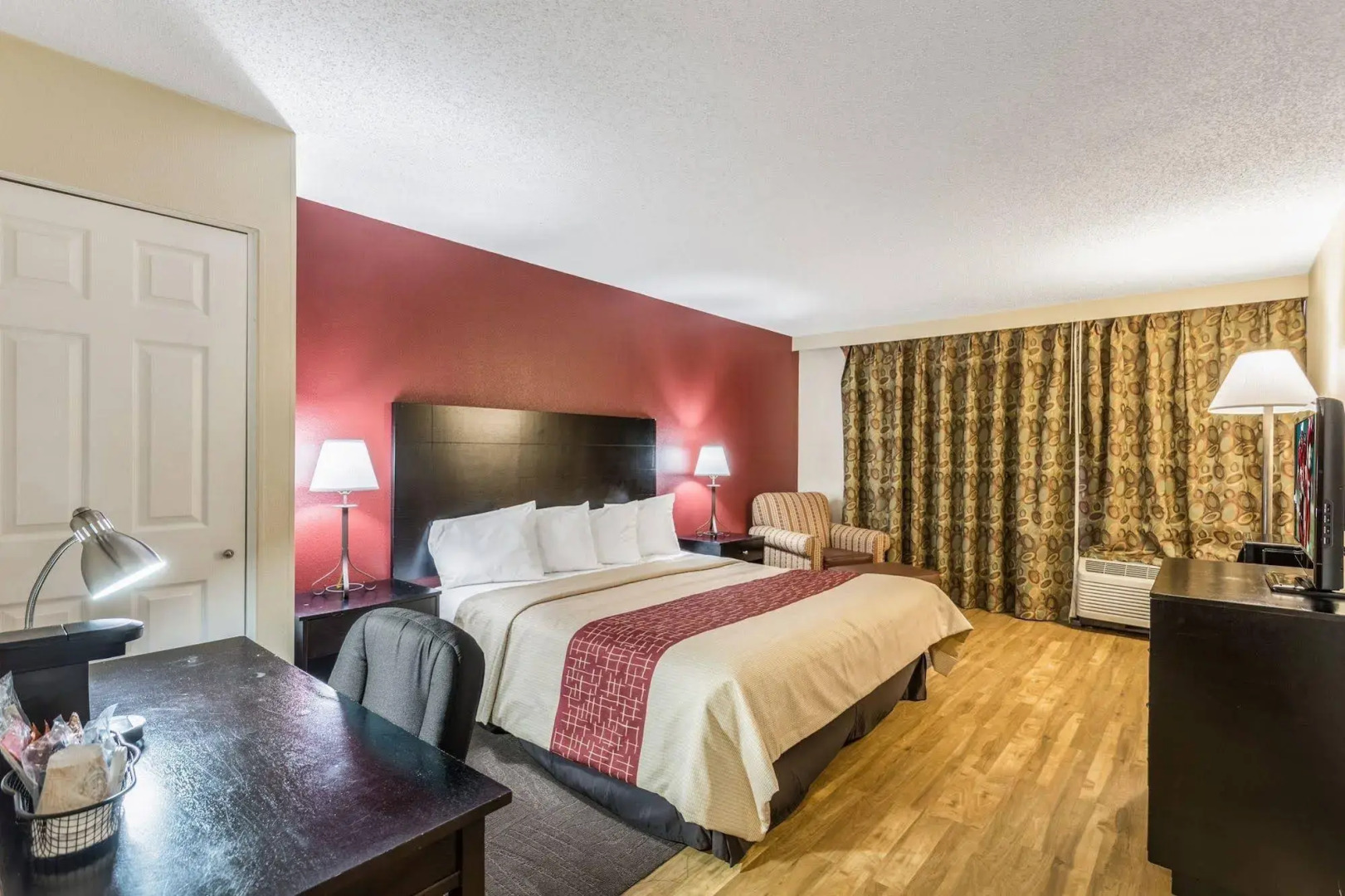 Tropical Palms Hotel