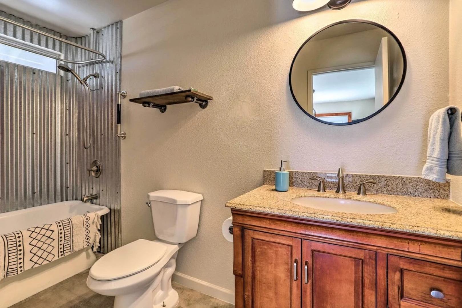 Indie-eclectic Desert Home w/ Hot Tub + Patio