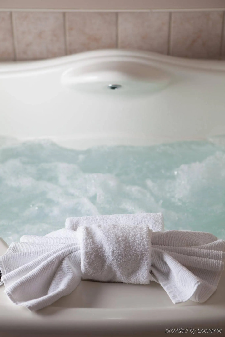 Royal Hotel Calgary, Trademark Collection by Wyndham