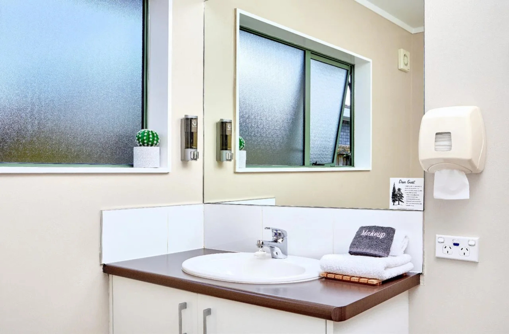 Barringtons Motor Lodge