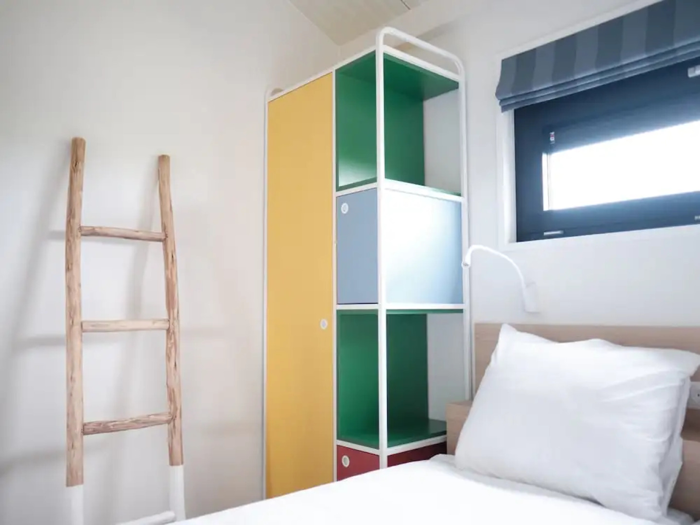 Comfy Lodge Close to Sea With Microwave