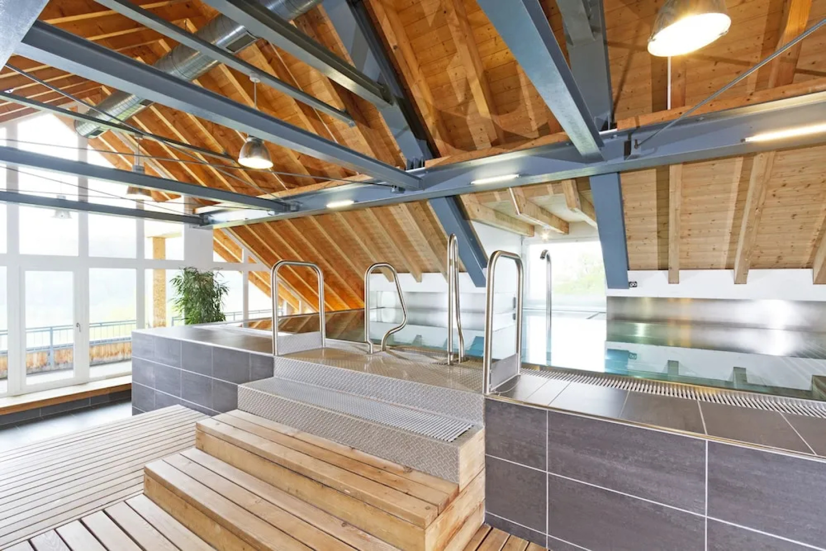 Hirschen Guesthouse - Village Hotel