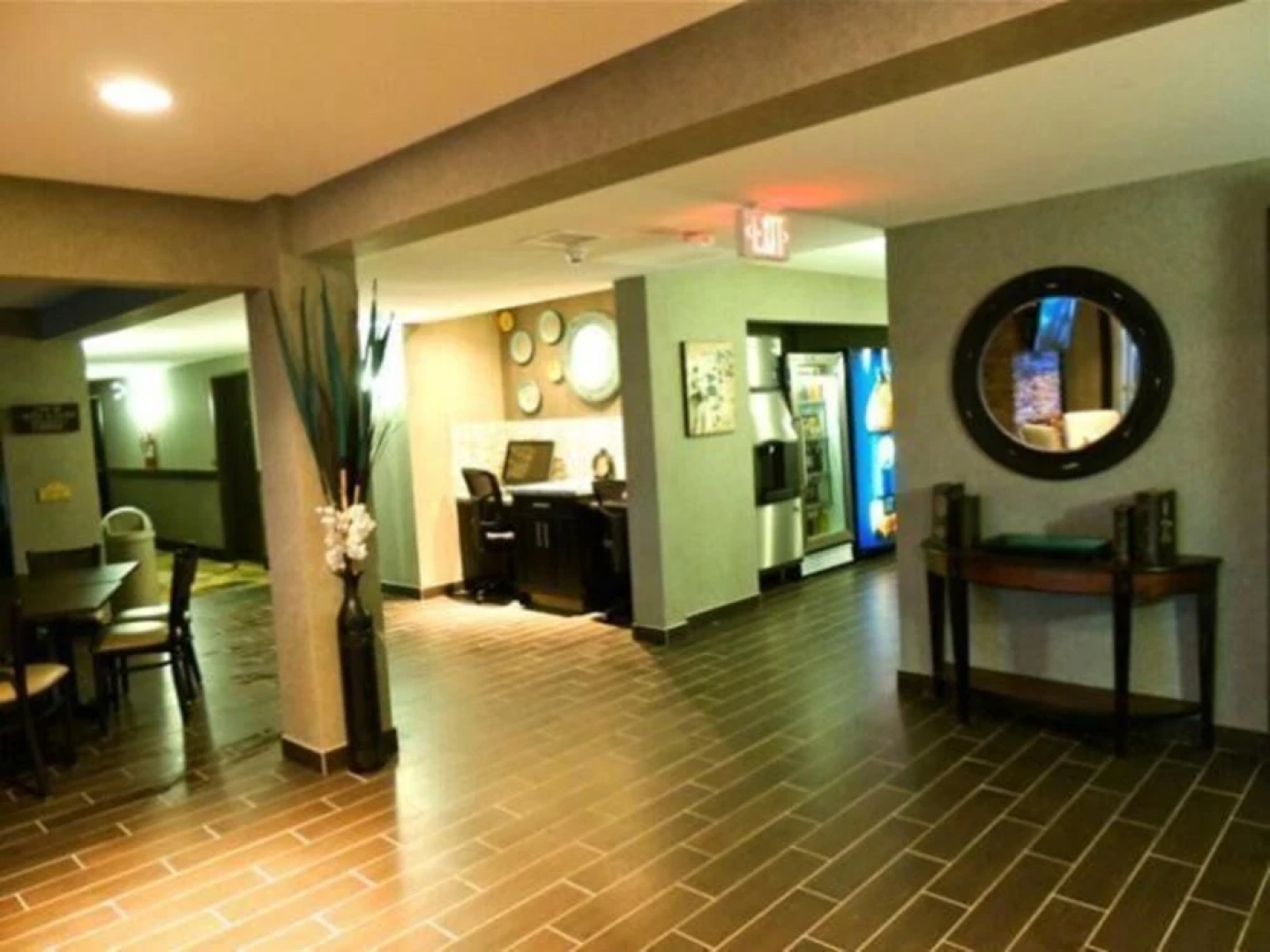 Redvers Western Star Inn & Suites