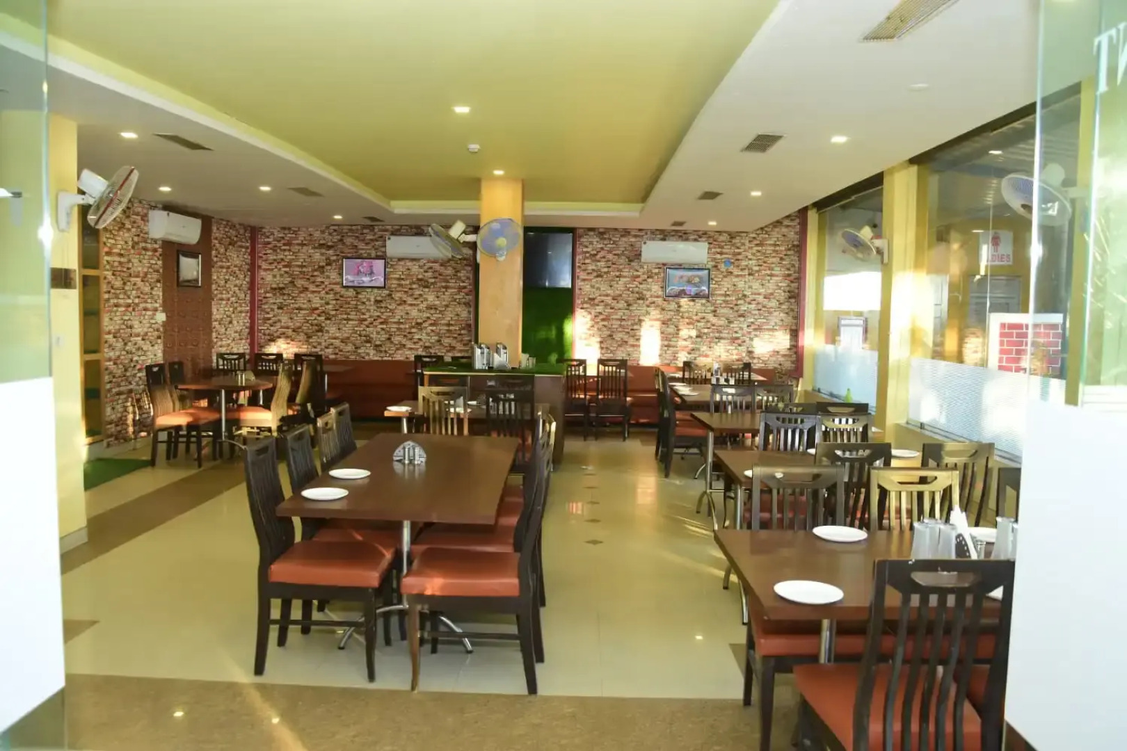 Hotel Shiv International