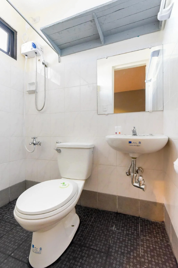 OYO 112 Majesty Suites