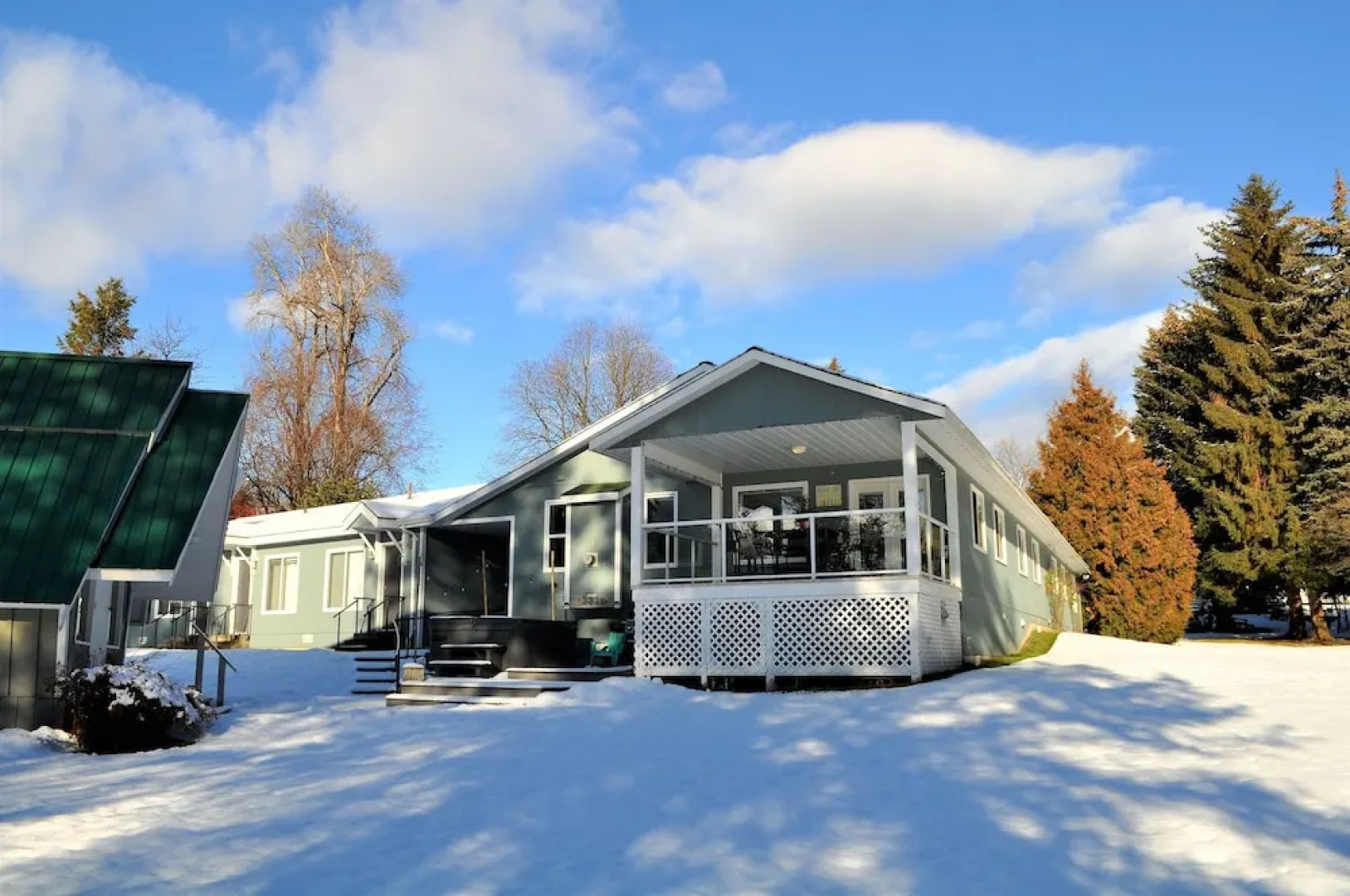 Lakeshore Boutique Inn Inc.