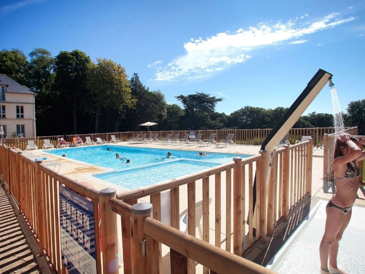 Snug Apartment in a 17th Century Castle in a Breton Village