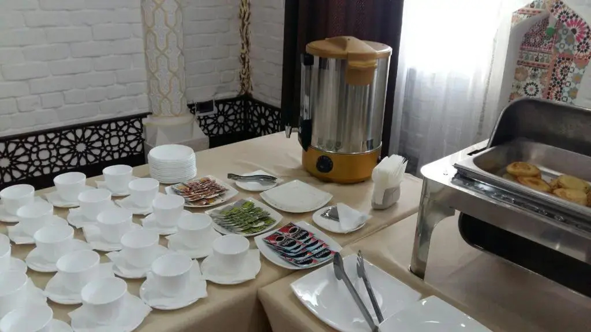 Отель Kesh Palace