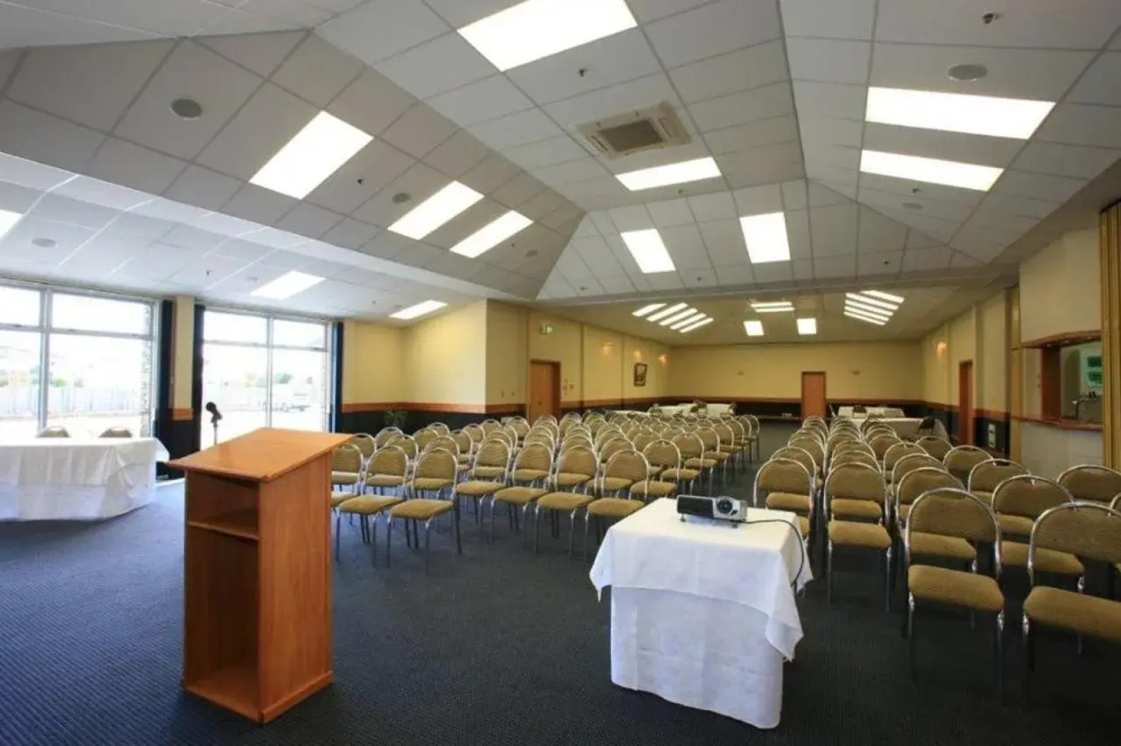 Distinction Te Anau Hotel And Villas