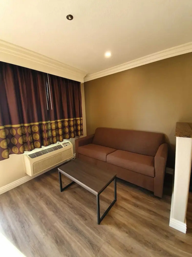 Super 8 By Wyndham Cypress Buena Park Area