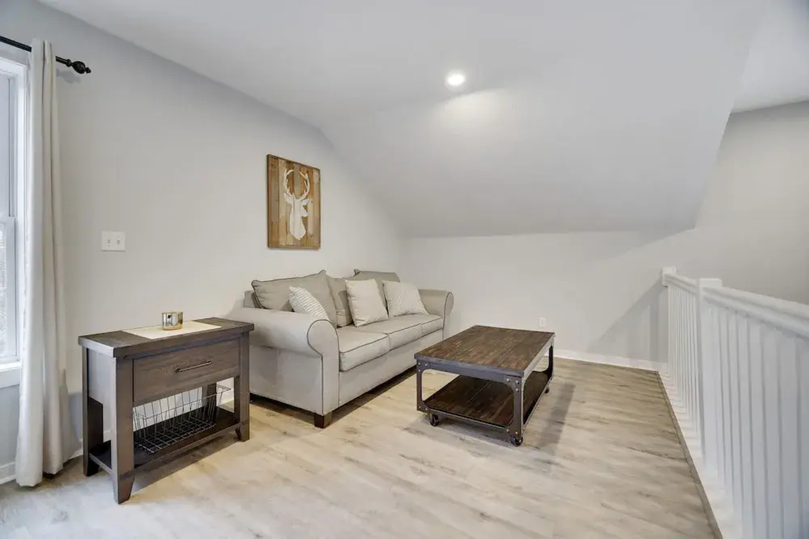 The Nest at Pinecrest by Avantstay Hot Tub Spacious Deck Game Room Fire Pit