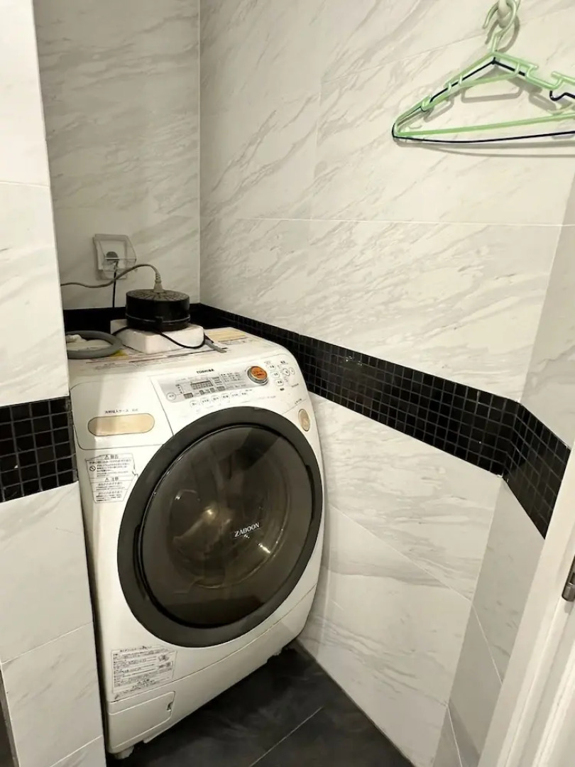 D El Dorado Westlake Luxury Apartments