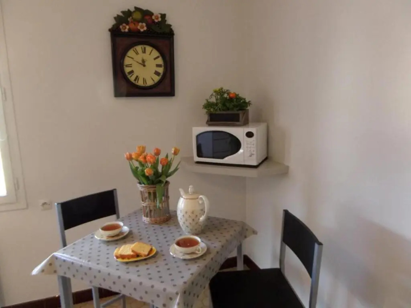 Gîte Cravant-les-Côteaux, 6 pièces, 10 personnes - FR-1-381-395