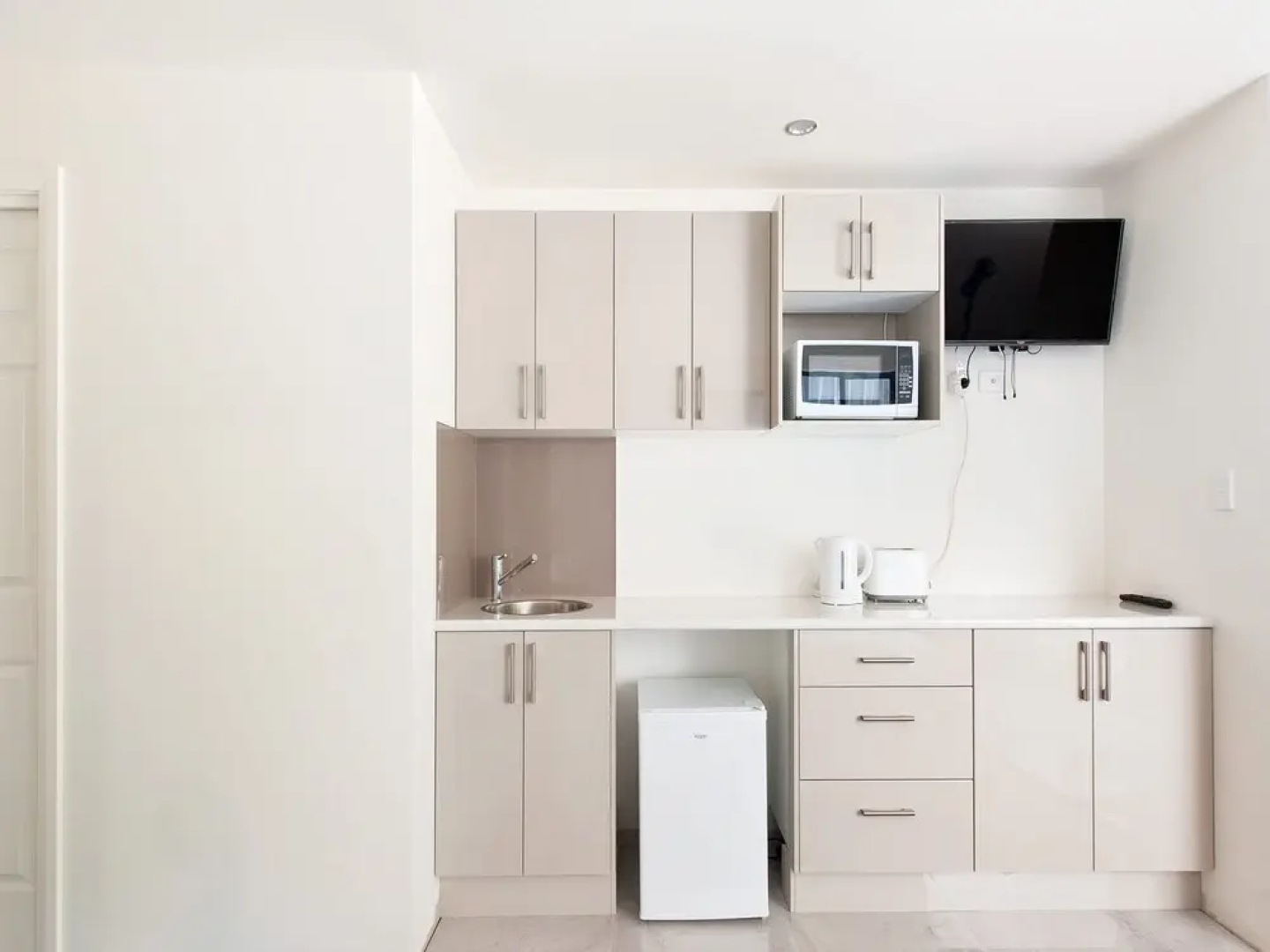 Sapphire Studio, Room 60 Sergeant Baker Drive