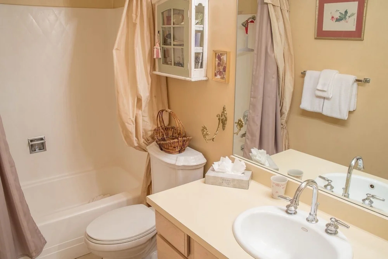 Atelier 1107 - 2 Br Condo