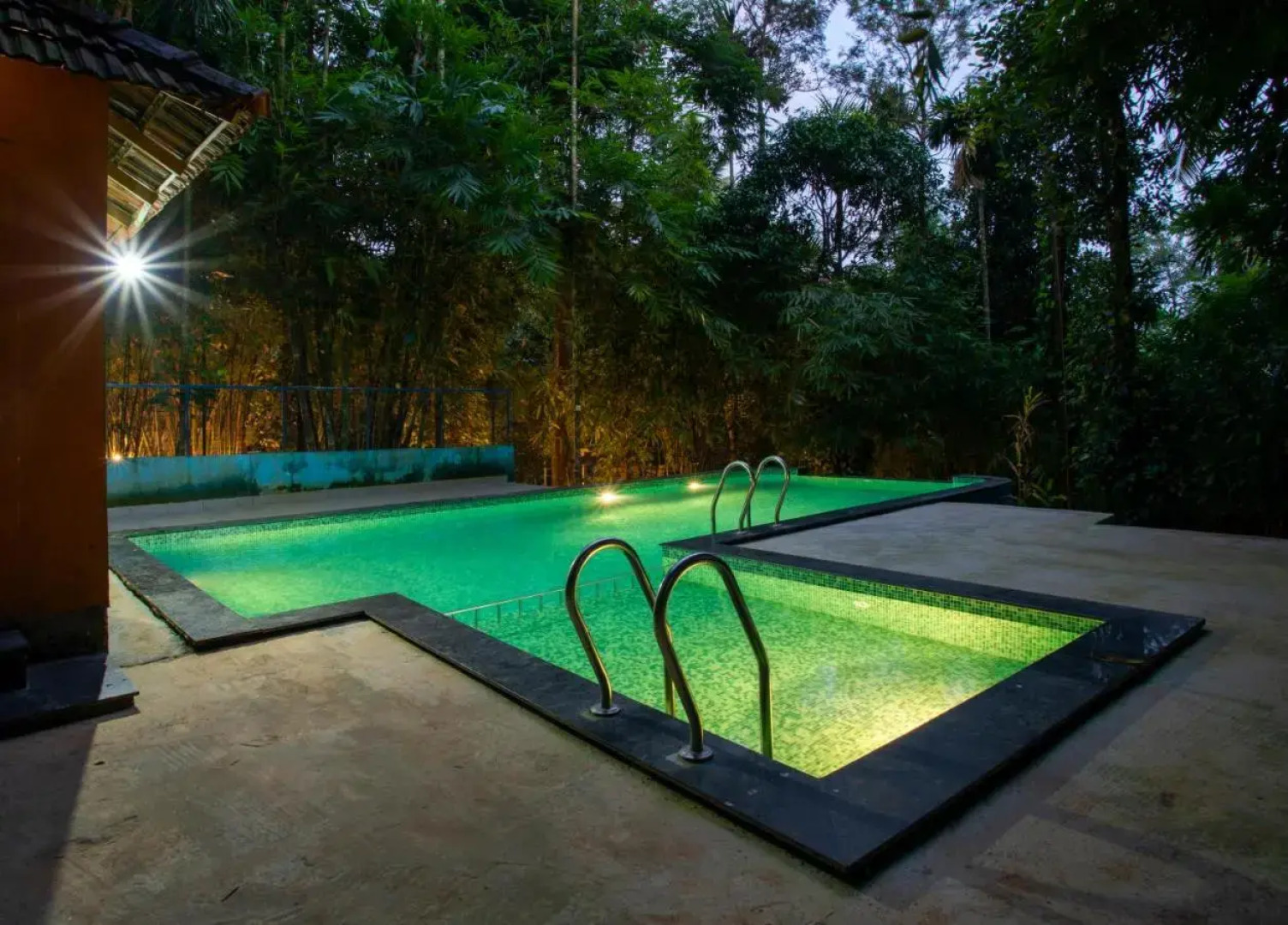 Misty Morning Resort