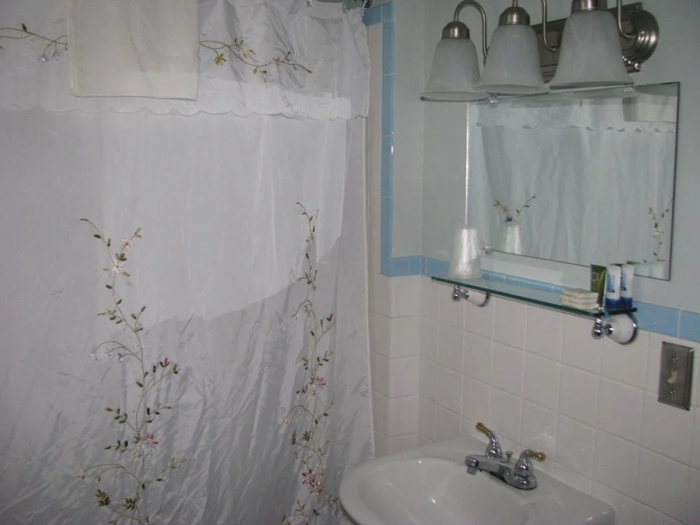 Colonial Inn & Creamery