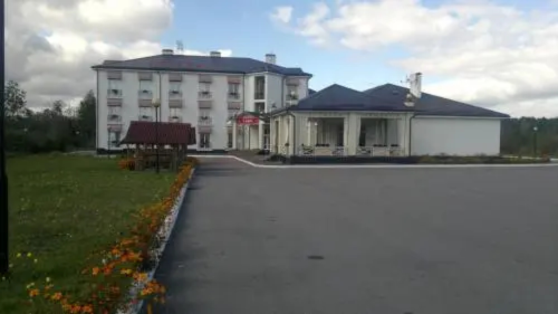 Sadky Hotel and Restaurant