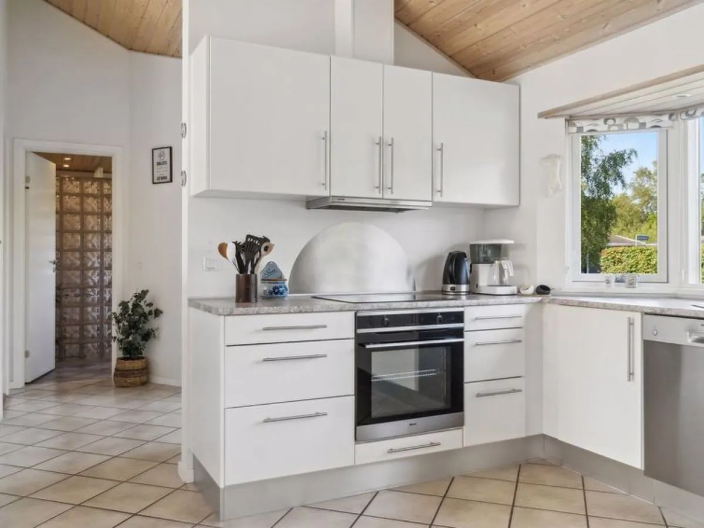 "Asvalde" - 200m to the inlet in Sealand