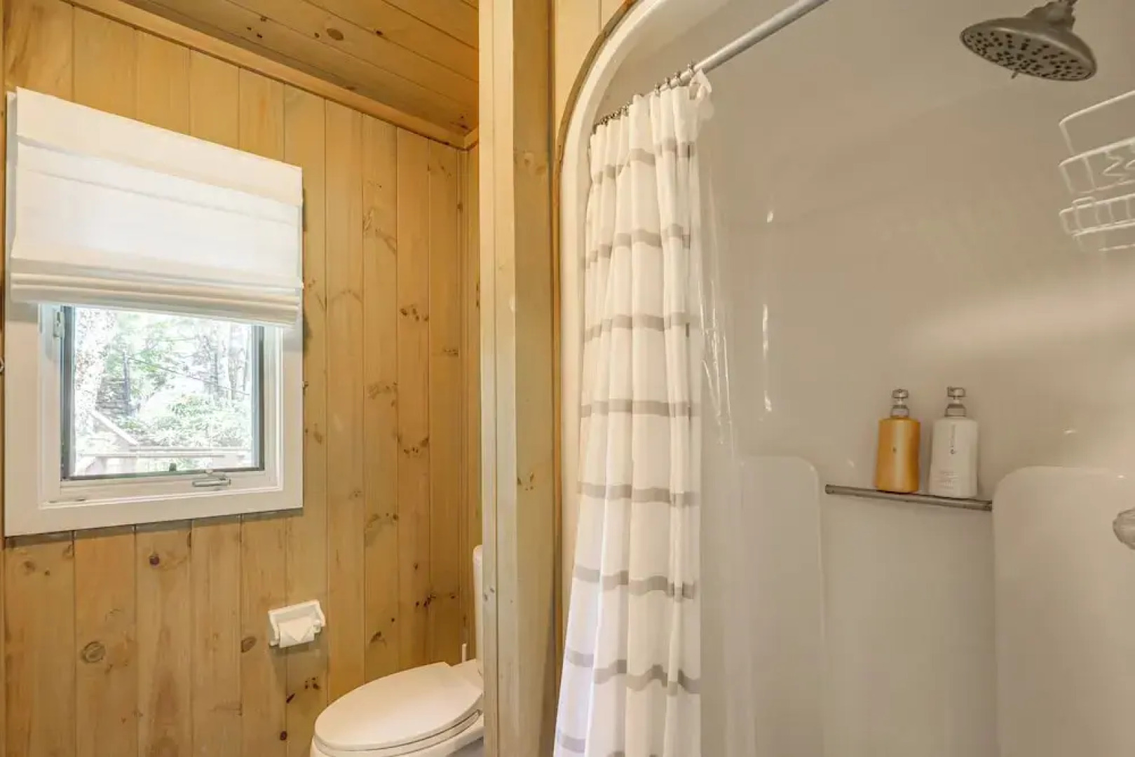 8 Mi to Ski Slopes! Hot Tub Haven in Seven Devils