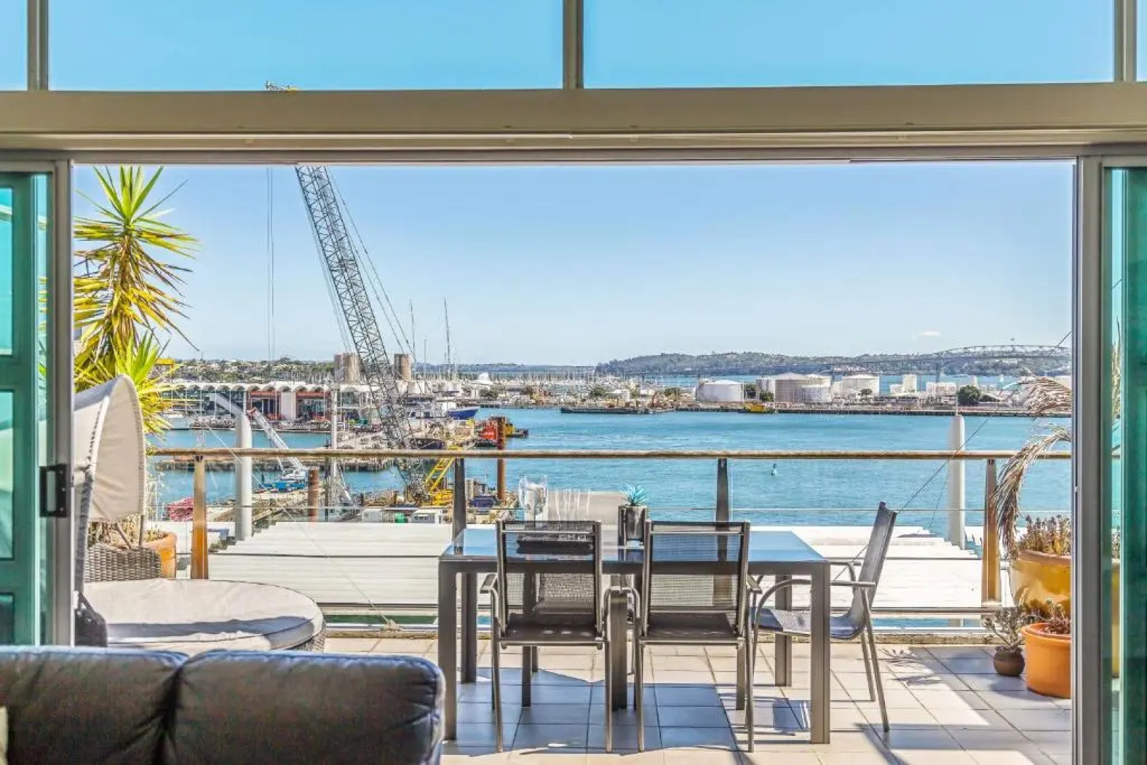 Luxury 3Br, 1.5 Bath Penthouse With Fabulous Views