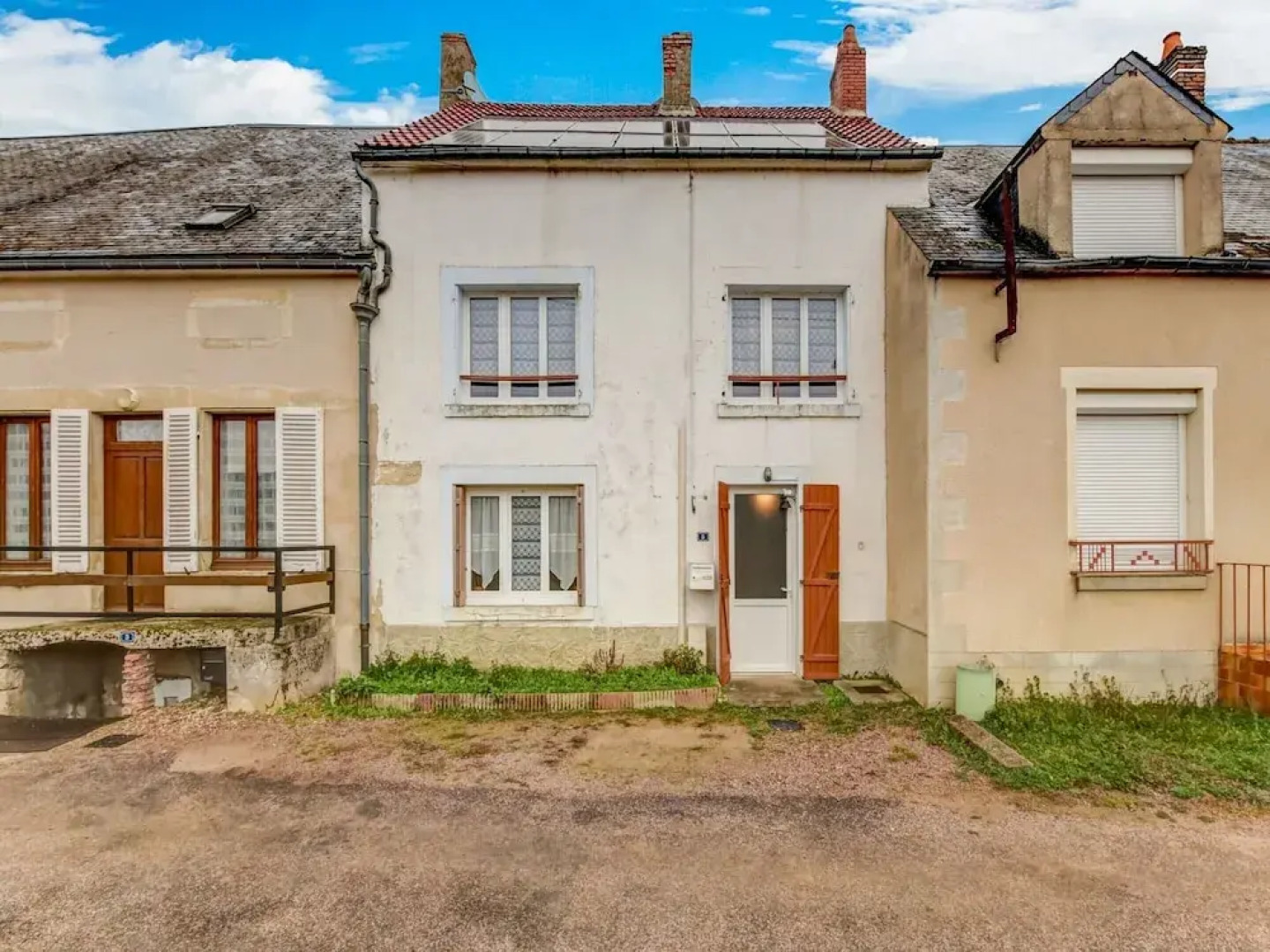 Traditional Holiday Home in Brinon sur Beuvron