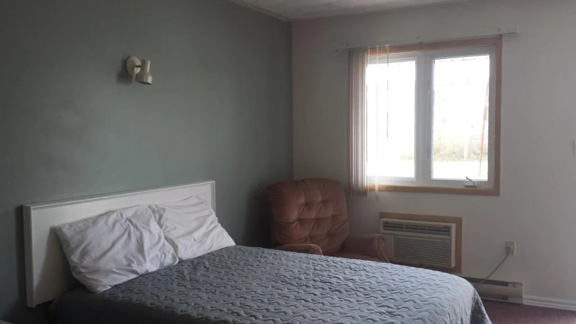 Grove Motel