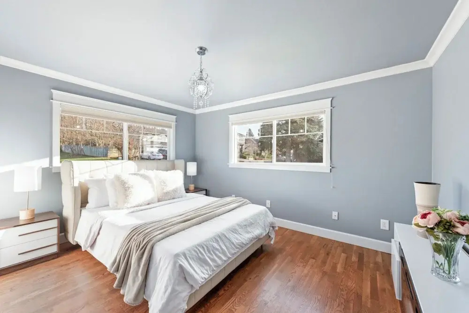 Renton Lakeside Oasis, Lakeview, 4B 2.5B, Spacious