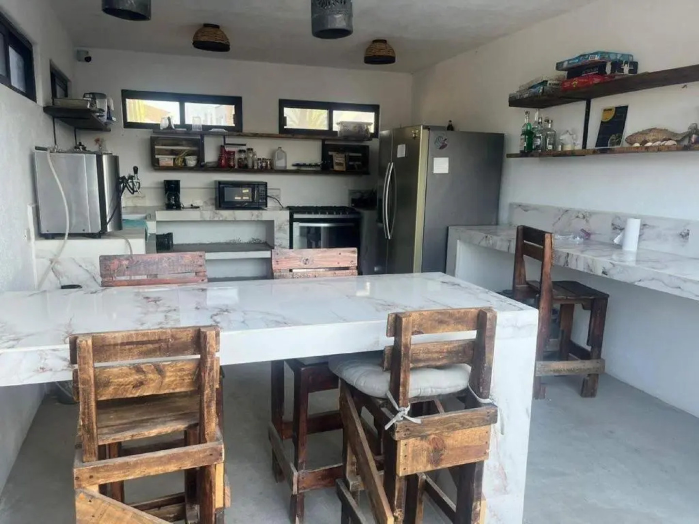 Casa Arrecife, Beach is steps away! Fast internet, Private cozy room!