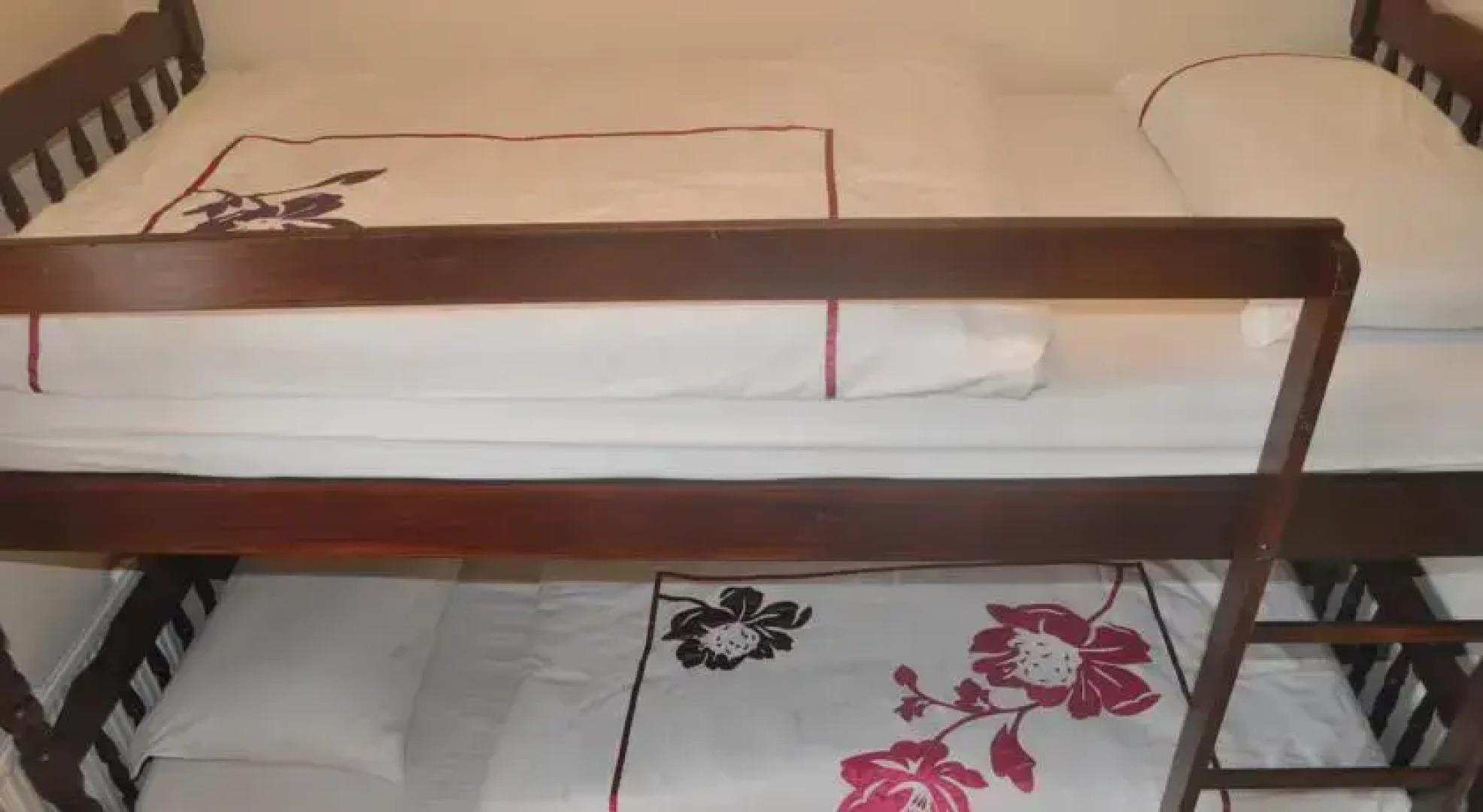 Strandhill Hostel & Surf School