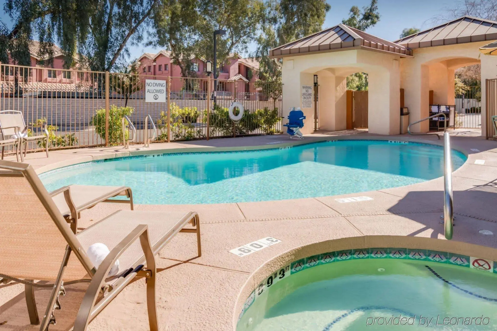 Holiday Inn Express and Suites Phoenix Tempe - University