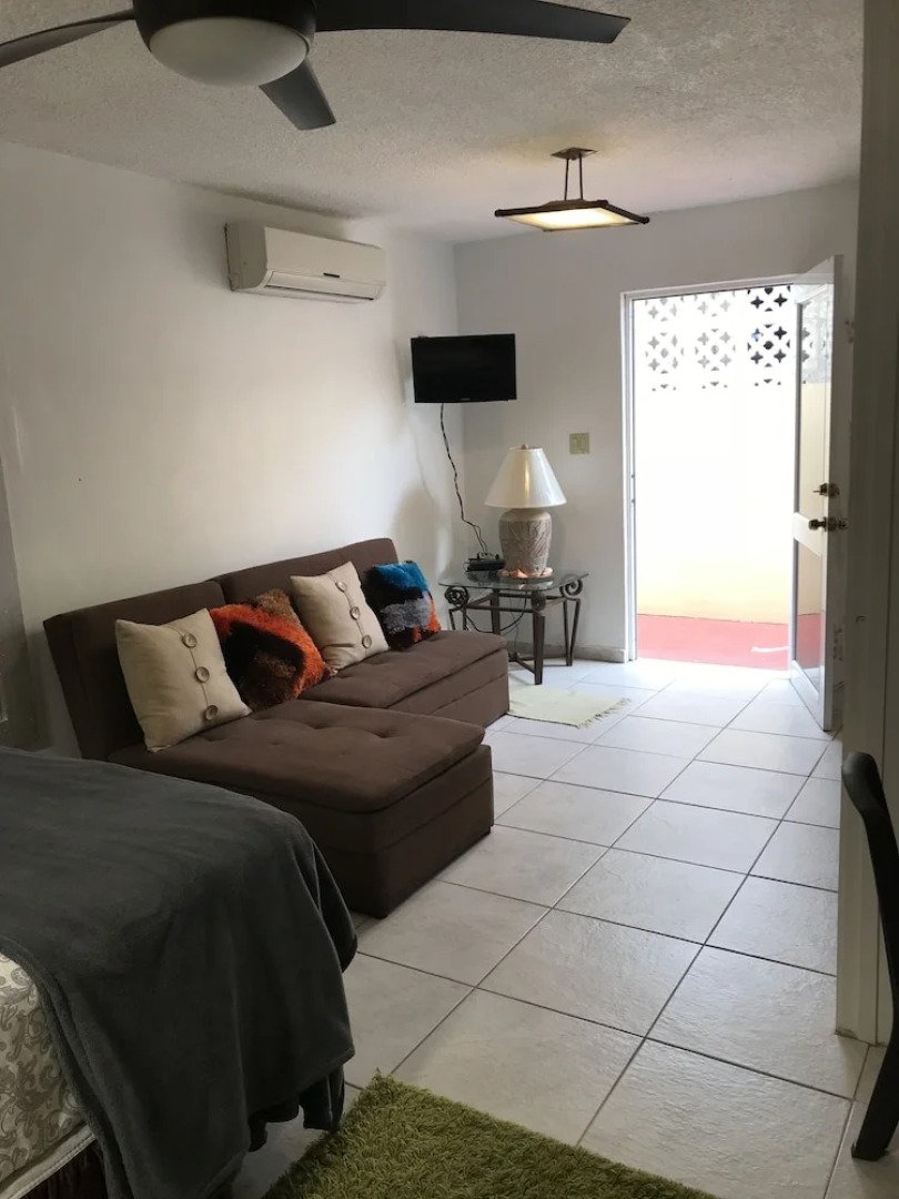 Oversize Studio close to the Beach/Airport