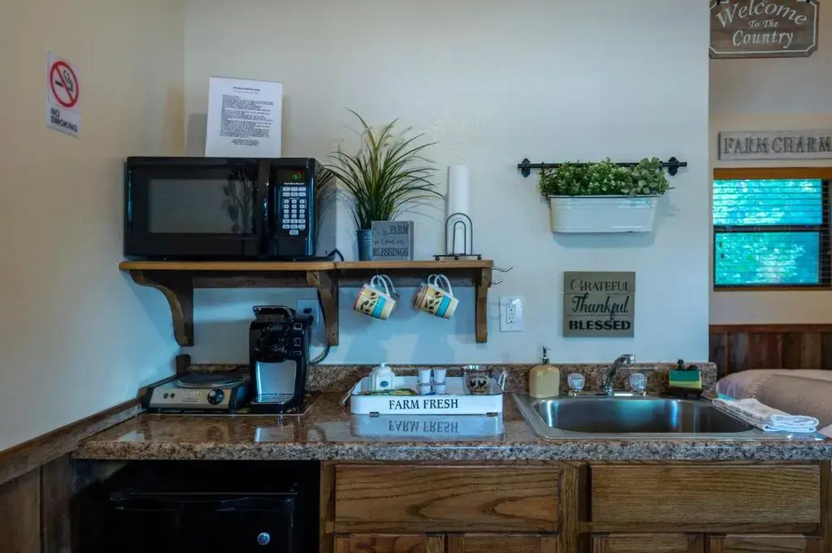 Pet Friendly Cabin 4 - 15 Minutes From Magnolia and Baylor
