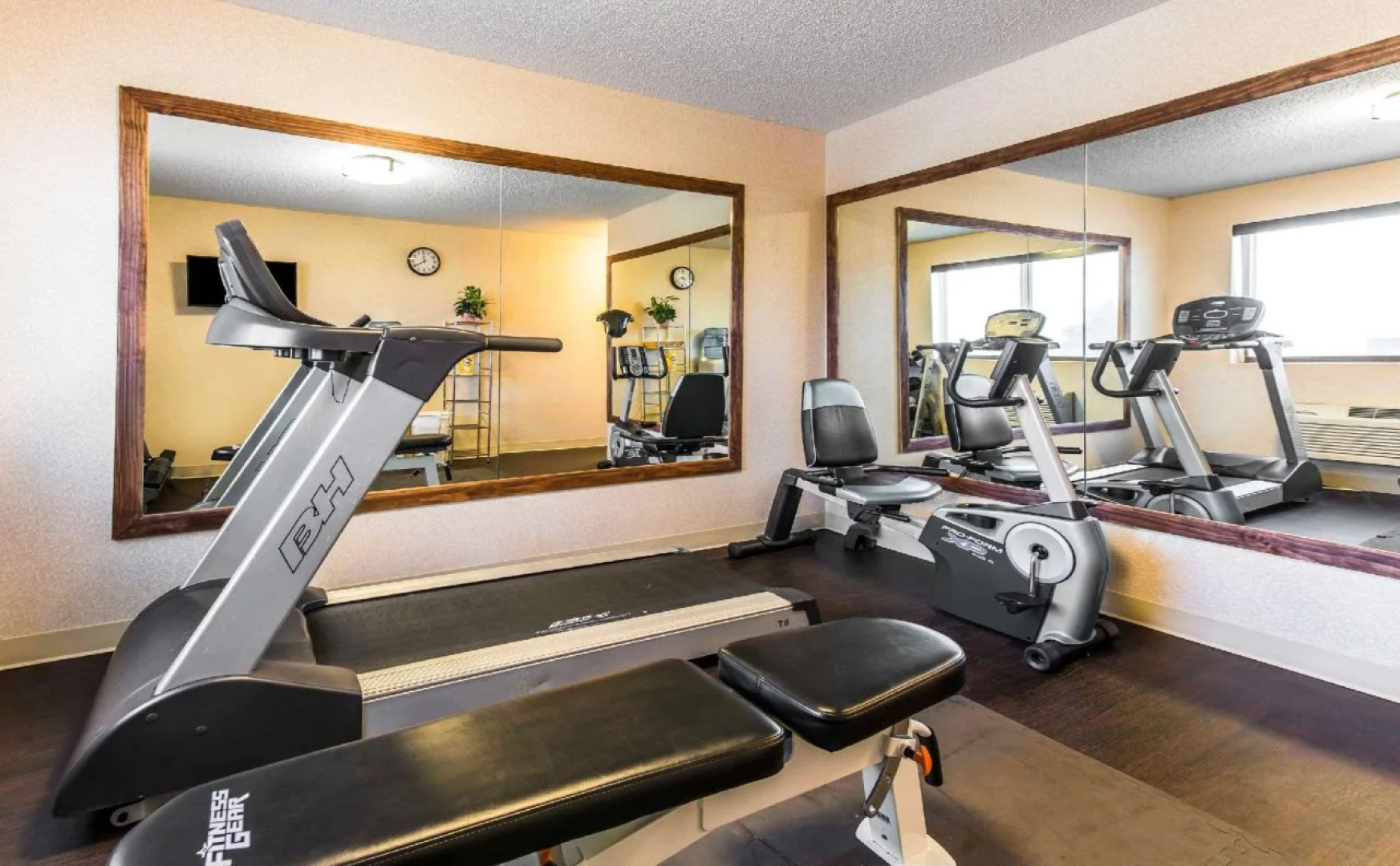 Comfort Inn & Suites Hays I-70