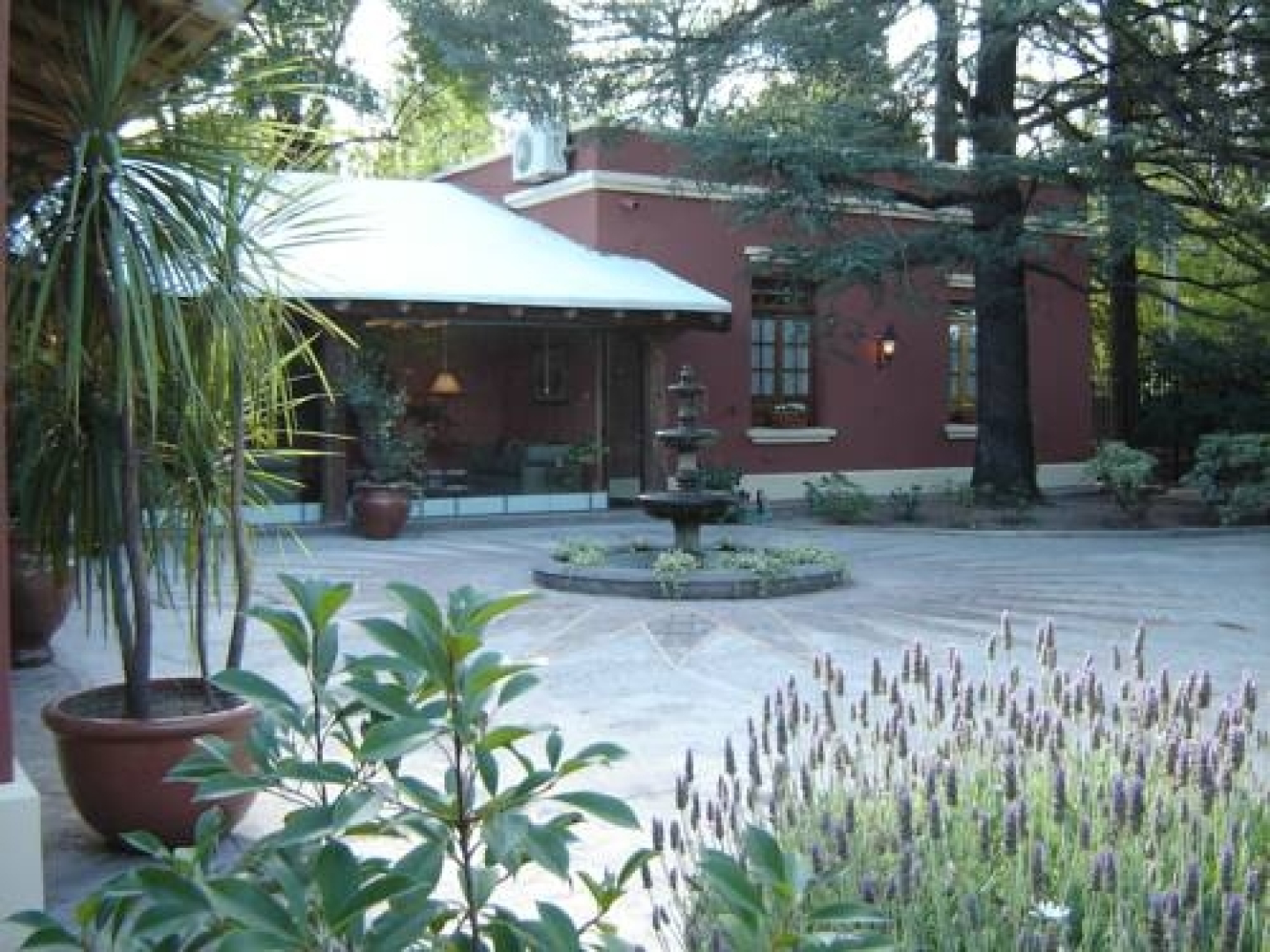 Robles De Besares Posada