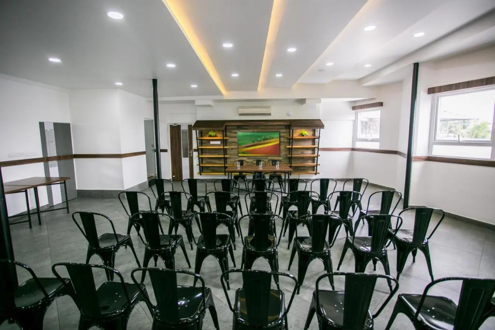 Sapphire Club Metro Hotel